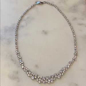 🛍 Like new, beautiful embellished necklace